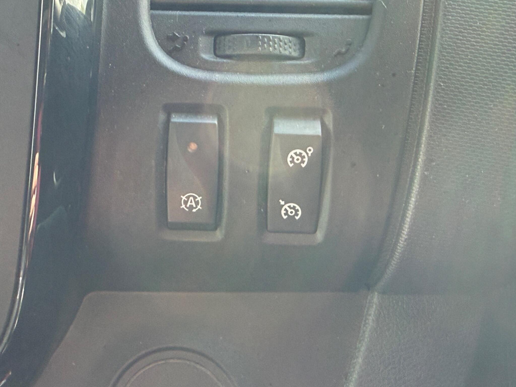 Vauxhall Vivaro 1.6 CDTi 2900 BiTurbo Sportive L1 H1 Euro 6 (s/s) 5dr — photo 82 of 98